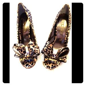 Moda size 7 women’s heels! NIB!